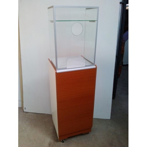 CAJA PEDESTAL SIMPLE S/ VITRINA